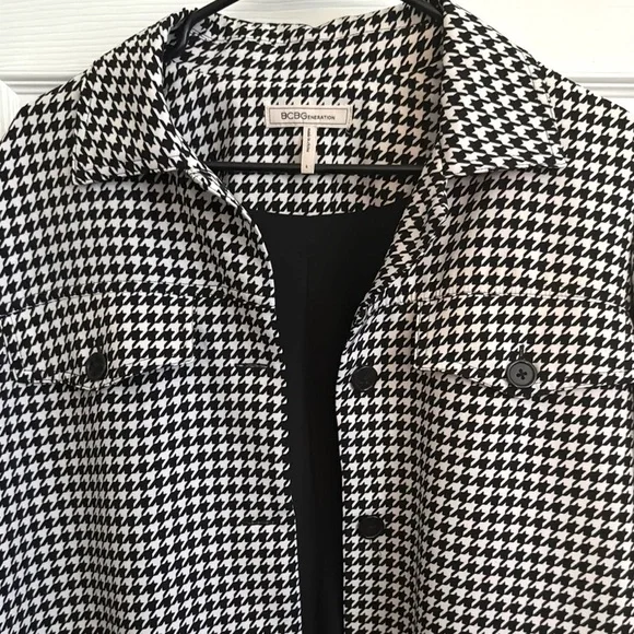 BCBGeneration Houndstooth Shacket - Picture 5 of 8